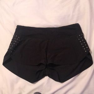 Lululemon size 6 running shorts
